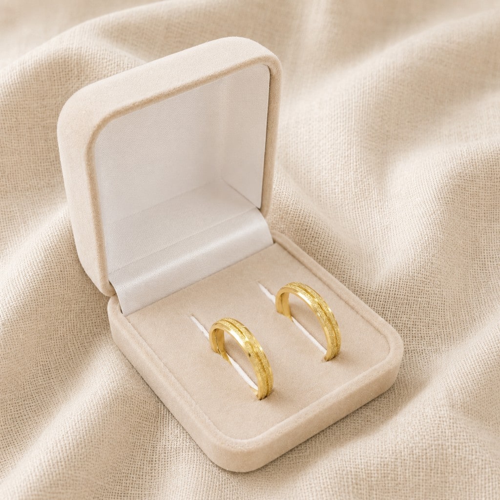 Aliança Diamantada com Canal, Banho de ouro